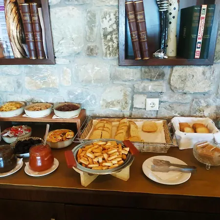 Pensionat Χρυσοπελεια - Chrisopeleia Lake View