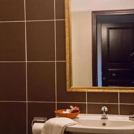 Pensionat Χρυσοπελεια - Chrisopeleia Lake View 4*