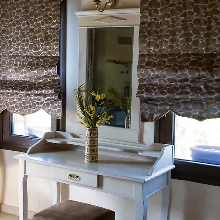 Pensionat Χρυσοπελεια - Chrisopeleia Lake View 4*