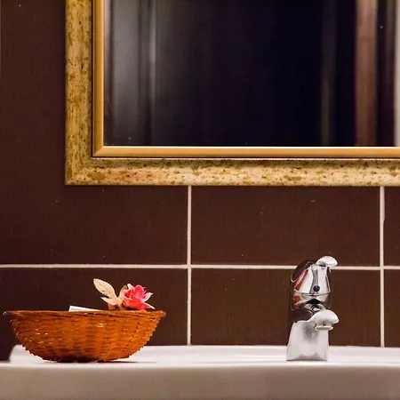 Χρυσοπελεια - Chrisopeleia Lake View