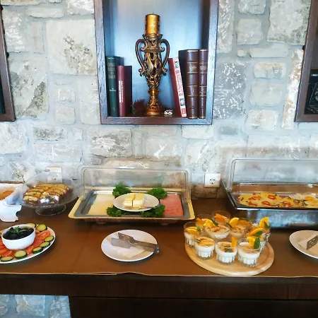 Χρυσοπελεια - Chrisopeleia Lake View Guest house