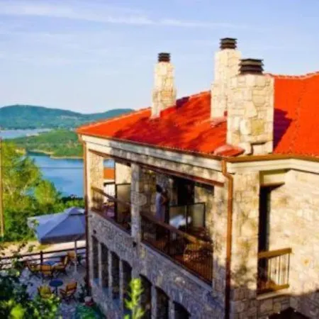 Χρυσοπελεια - Chrisopeleia Lake View Guest house Neochori (Karditsa)